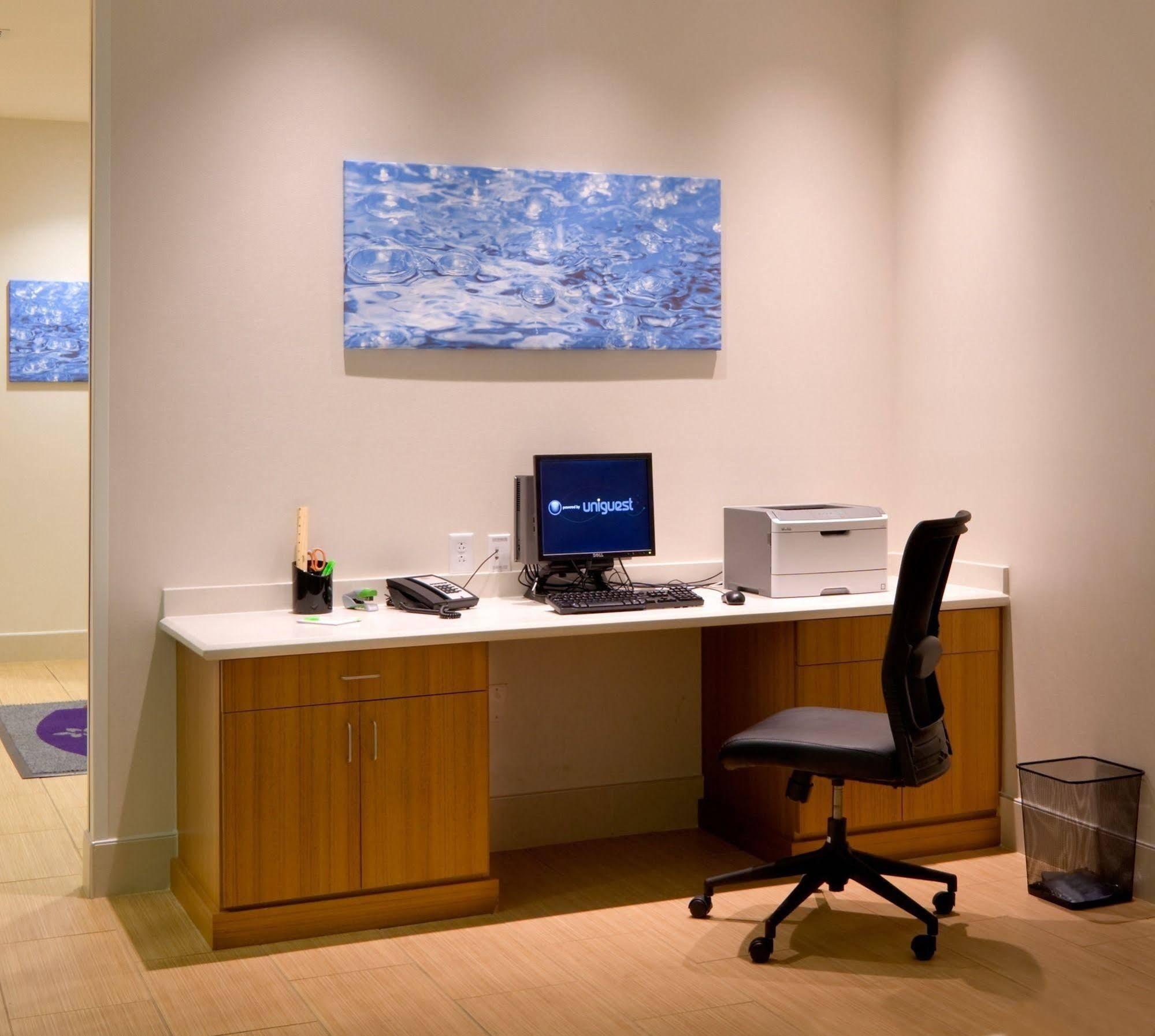 Springhill Suites By Marriott ורנל מראה חיצוני תמונה