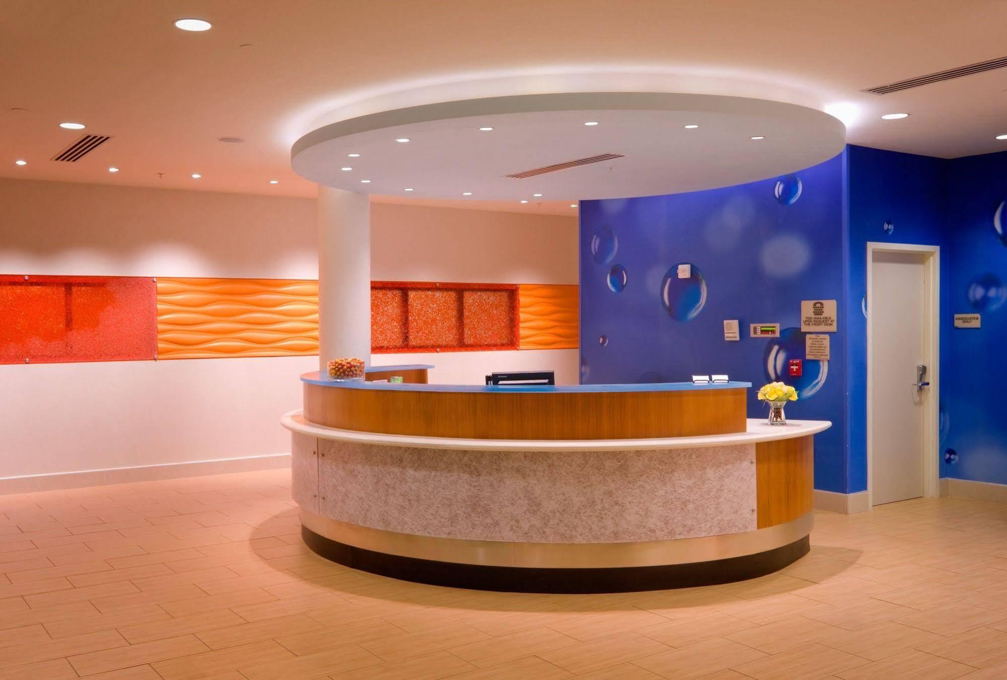 Springhill Suites By Marriott ורנל מראה חיצוני תמונה