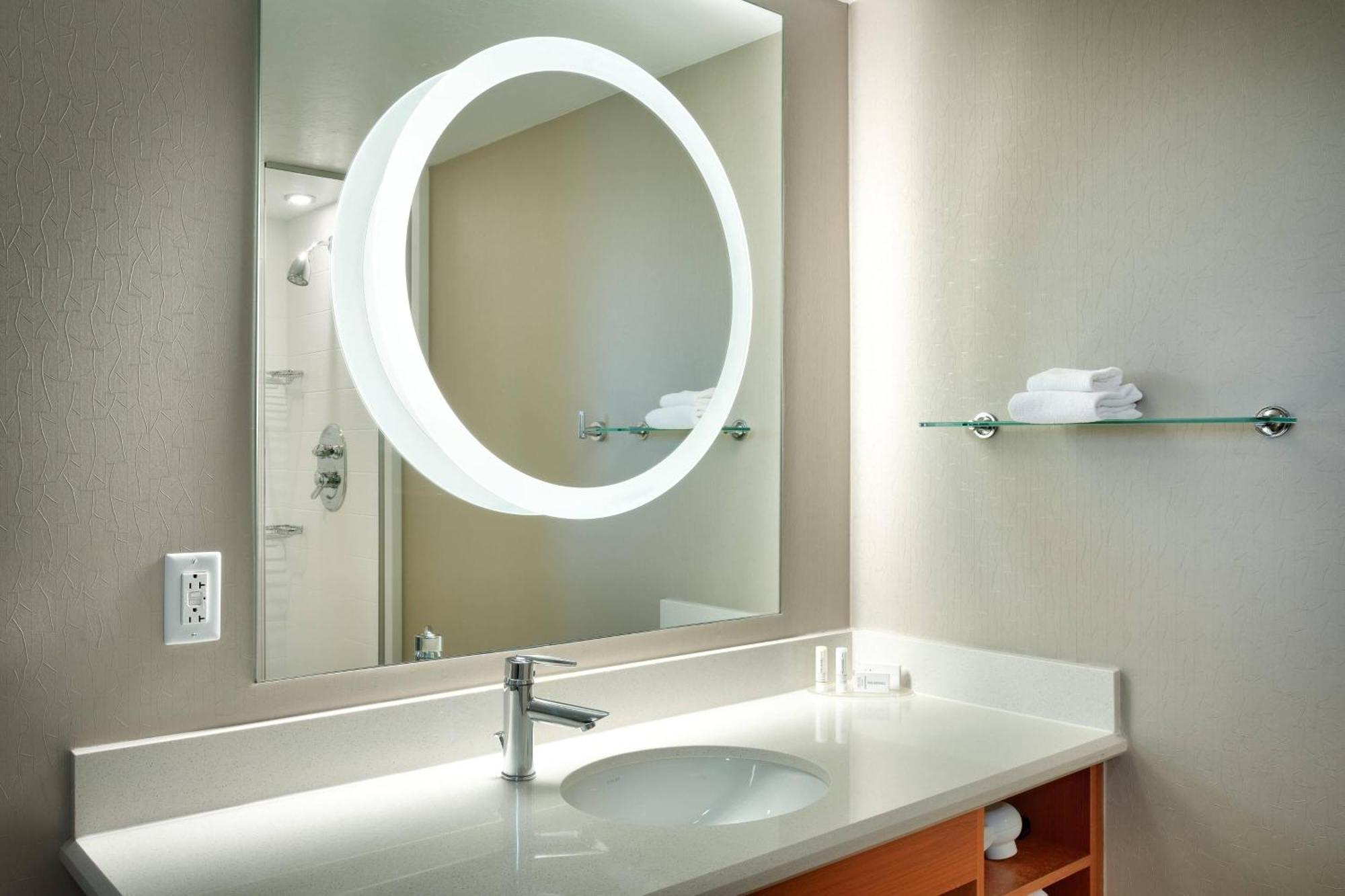 Springhill Suites By Marriott ורנל מראה חיצוני תמונה