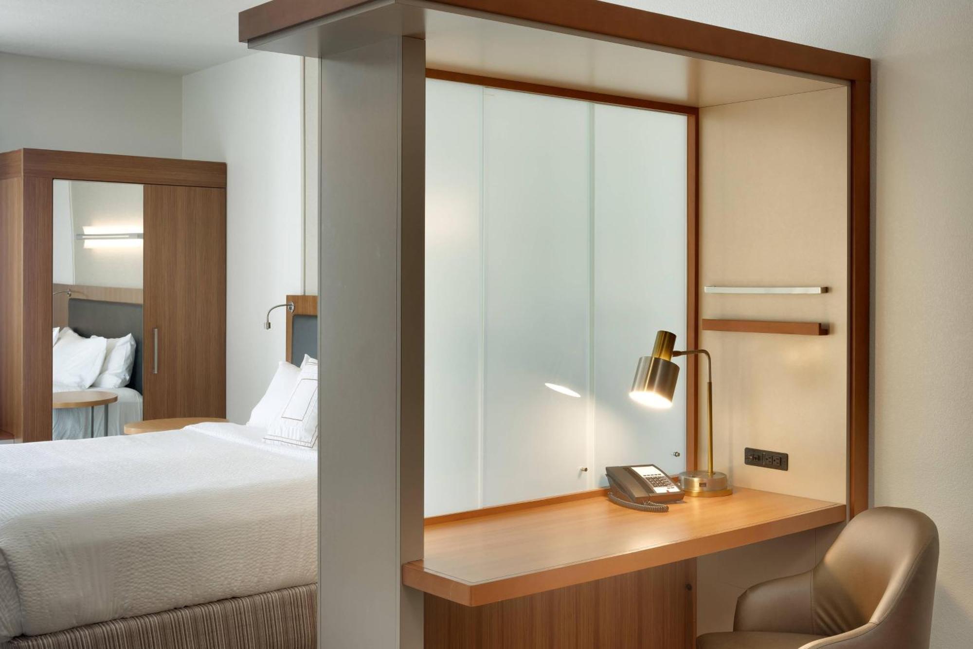 Springhill Suites By Marriott ורנל מראה חיצוני תמונה