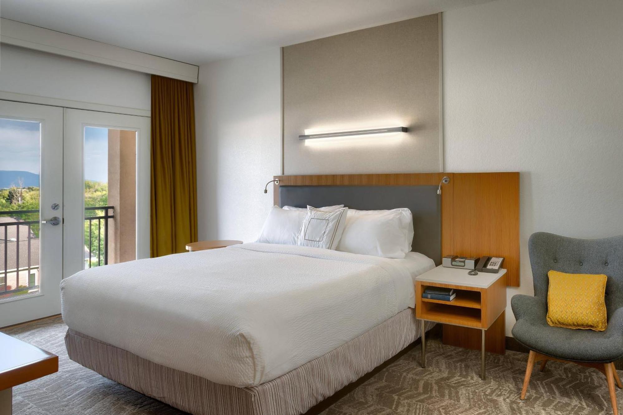 Springhill Suites By Marriott ורנל מראה חיצוני תמונה